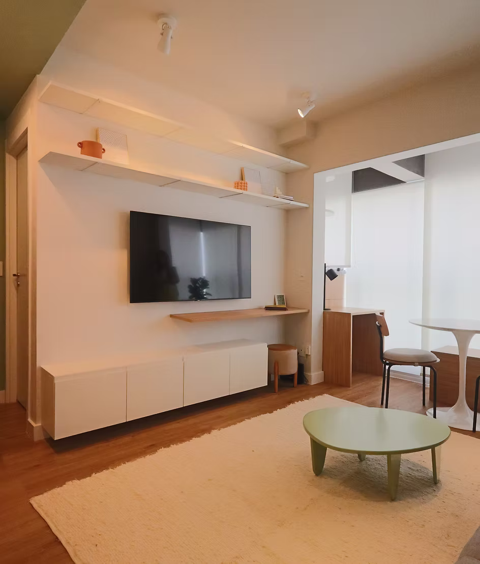 Studio com sala de TV
